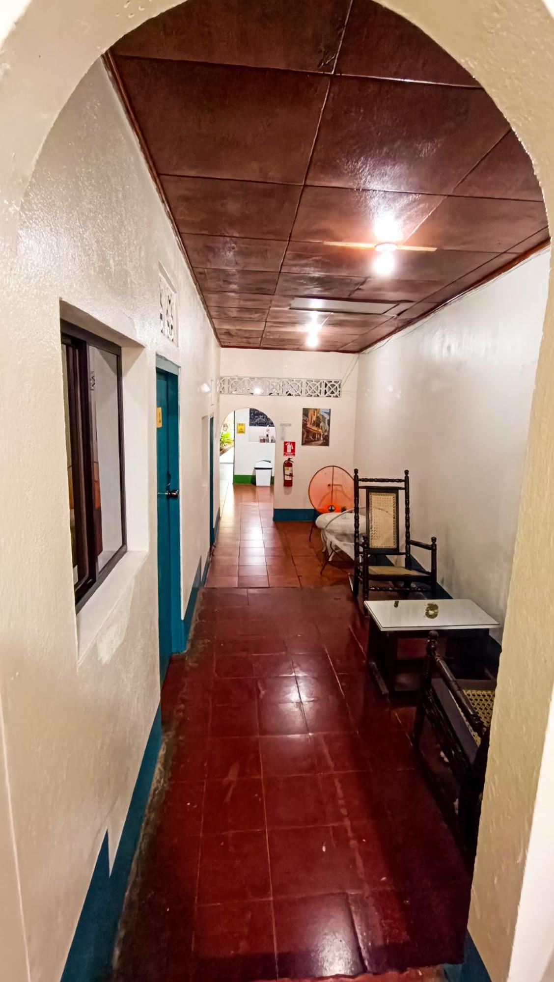 Hostal El Rio Леон Экстерьер фото