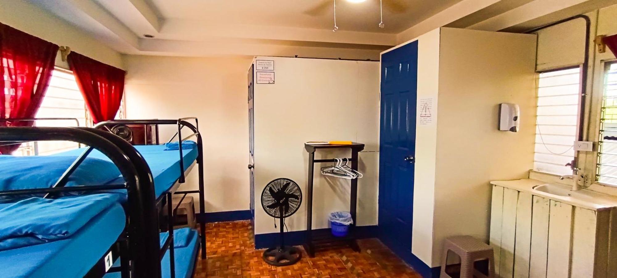 Hostal El Rio Леон Экстерьер фото