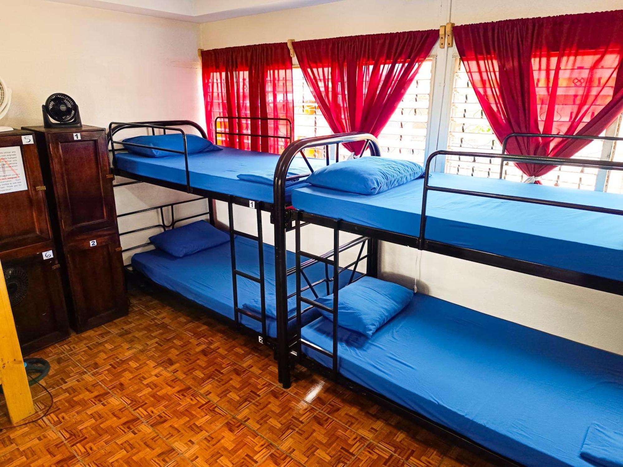 Hostal El Rio Леон Экстерьер фото
