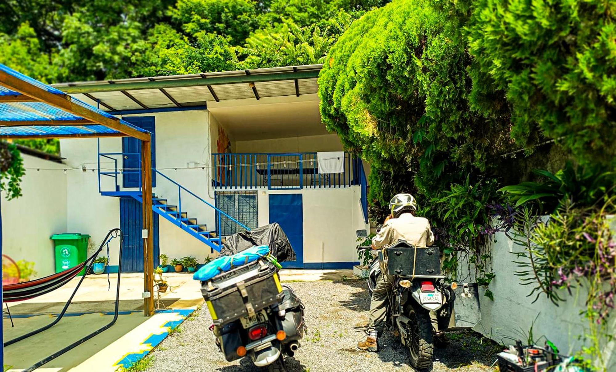 Hostal El Rio Леон Экстерьер фото