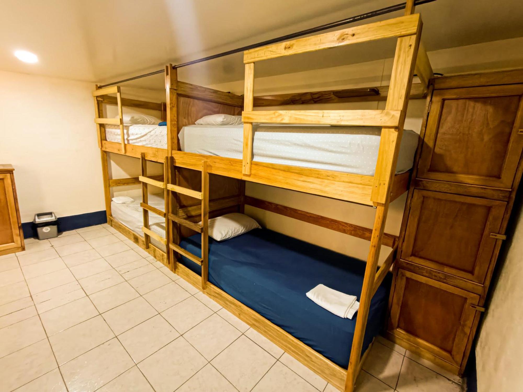Hostal El Rio Леон Экстерьер фото